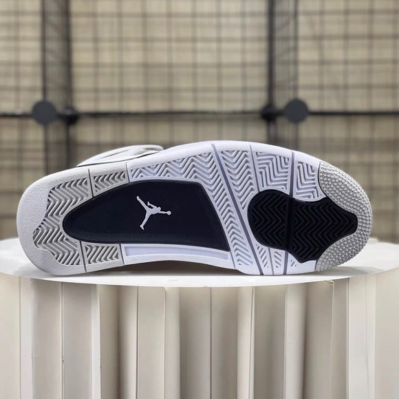 Jordan 4 Retro Mid Military Black Sneakers - Picture 6 of 8